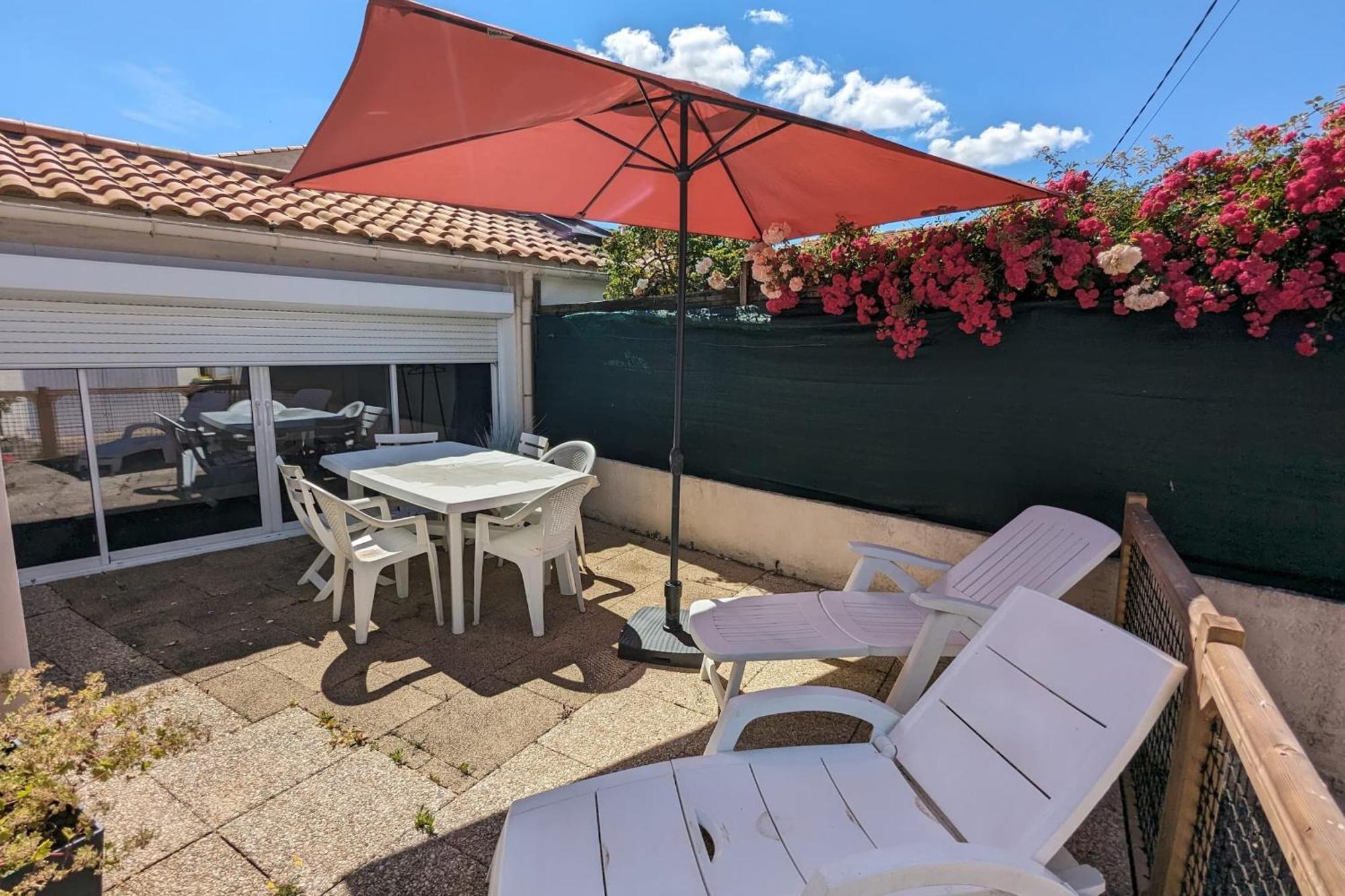Spacious Nest With Terrace Near The Beach Saint-Hilaire-de-Talmont Exterior foto